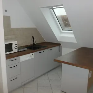 Skarlet Apartment
